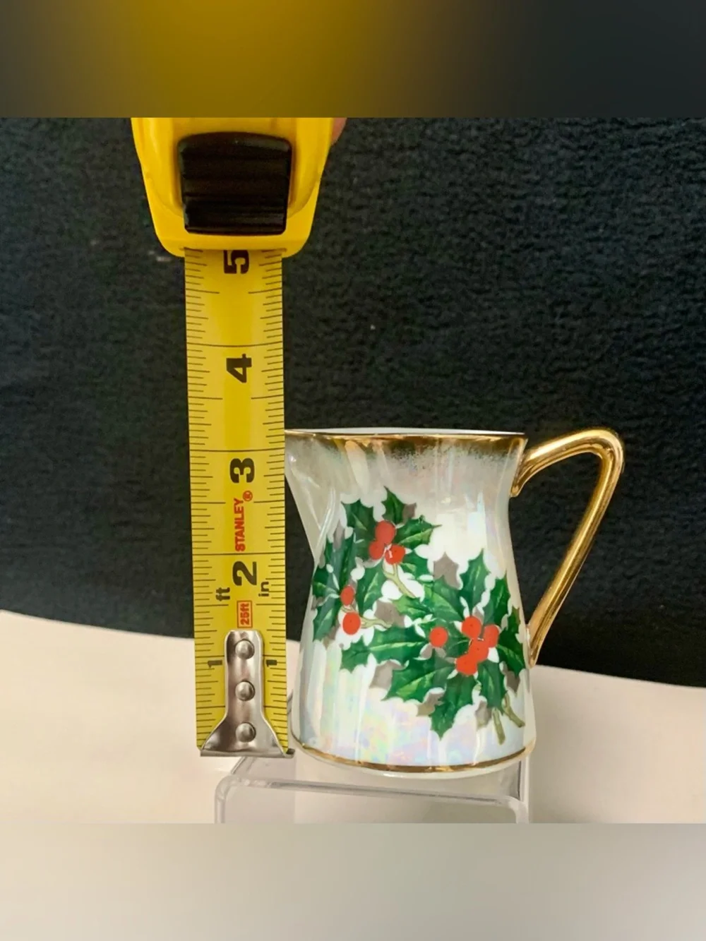 🔍 Vintage Ucagco Christmas Holly Lusterware Porcelain Creamer – Made in Japan